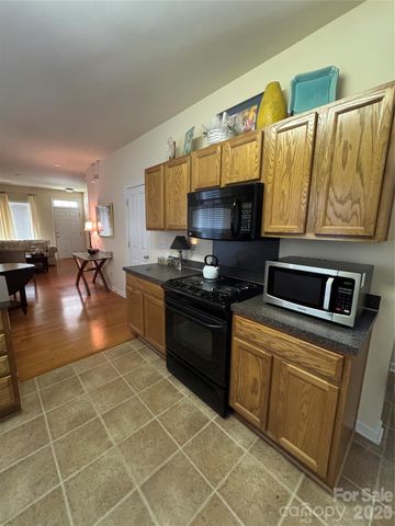 2008 Golden Ridge Lane, Charlotte, NC 28208