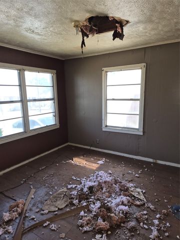 335 Avenue J, Dallas, TX 75203