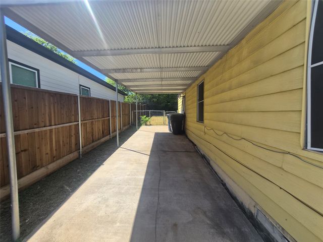 335 Avenue J, Dallas, TX 75203
