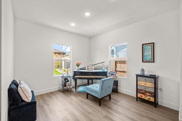 12464 Chelidon Way, Rancho Cordova, CA 95742