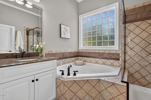 923 Dominion Hill Drive, Cary, NC 27519