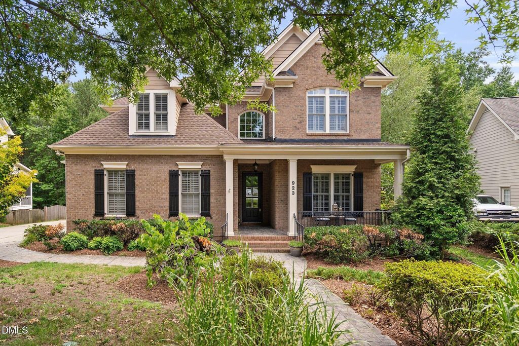 923 Dominion Hill Drive, Cary, NC 27519