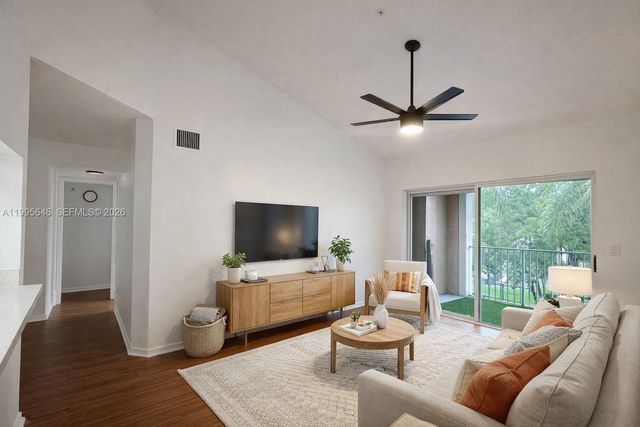 12124 Saint Andrews Place 305, Miramar, FL 33025