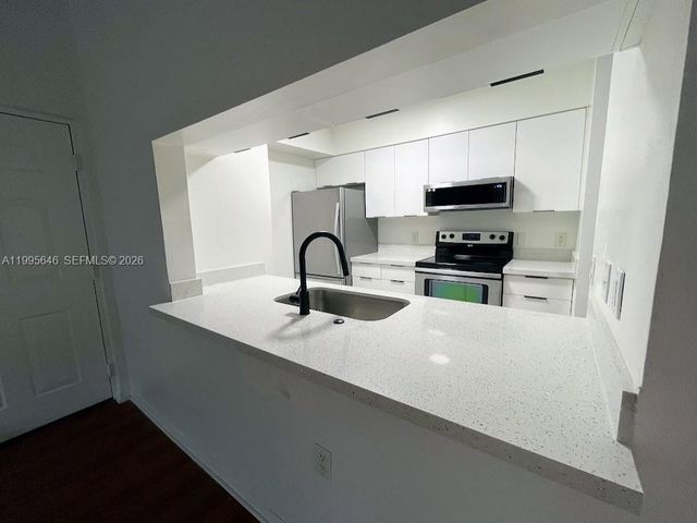 12124 Saint Andrews Place 305, Miramar, FL 33025