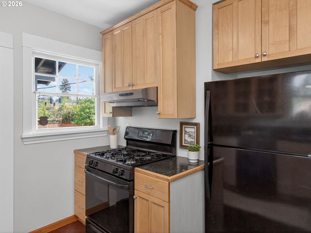5506 Ne 32ND Pl, Portland, OR 97211