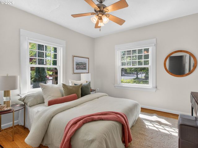 5506 Ne 32ND Pl, Portland, OR 97211