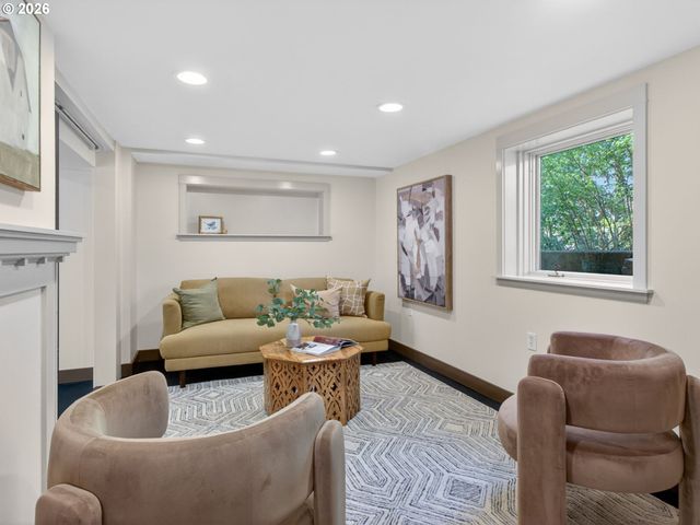 5506 Ne 32ND Pl, Portland, OR 97211