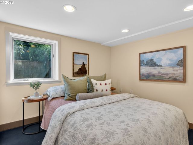 5506 Ne 32ND Pl, Portland, OR 97211