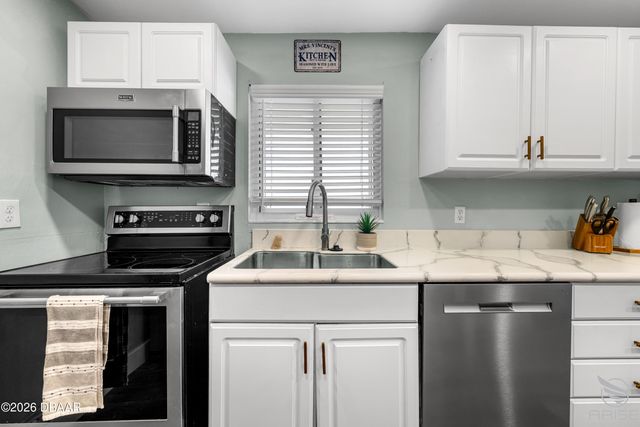 100 Silver Beach Ave Apt 808, Daytona Beach, FL 32118