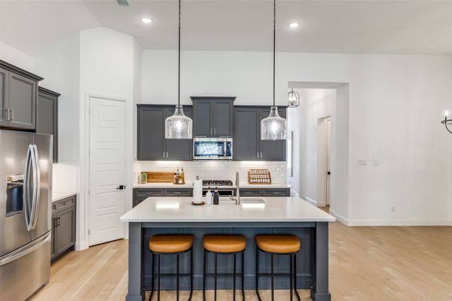 8221 Legacy Oak Drive, Mckinney, TX 75071