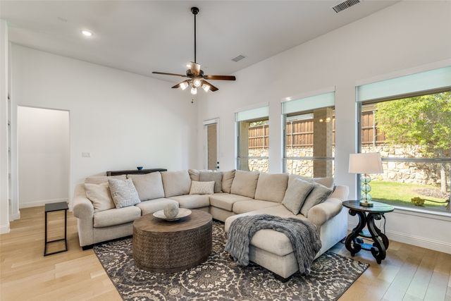 8221 Legacy Oak Drive, Mckinney, TX 75071