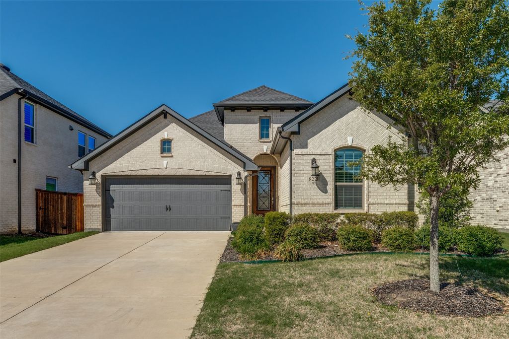 8221 Legacy Oak Drive, Mckinney, TX 75071