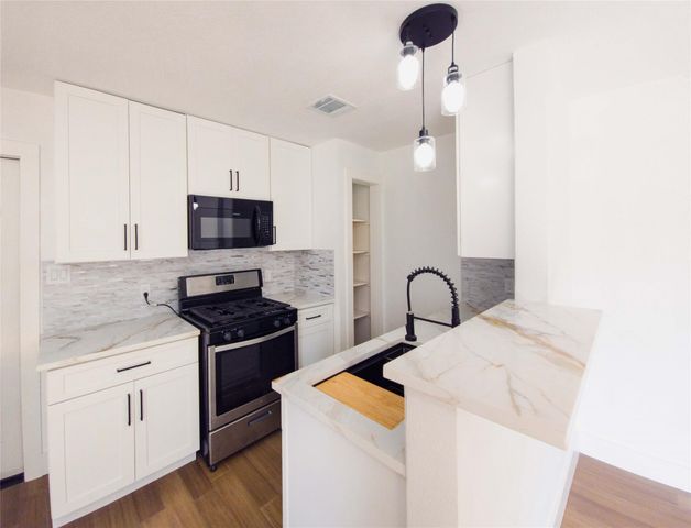 4214 Akard Street, Houston, TX 77047