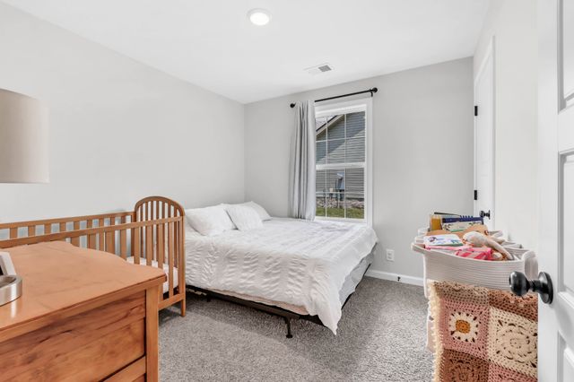 1405 Fredrick Dr, Clarksville, TN 37042