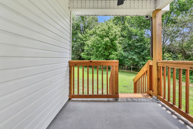 1405 Fredrick Dr, Clarksville, TN 37042