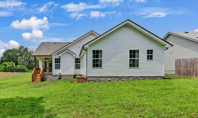 1405 Fredrick Dr, Clarksville, TN 37042