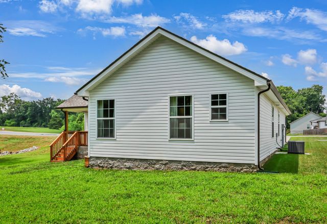 1405 Fredrick Dr, Clarksville, TN 37042
