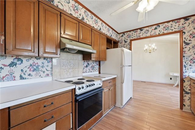 2018 N Austin Drive, Fayetteville, AR 72703