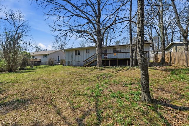 2018 N Austin Drive, Fayetteville, AR 72703