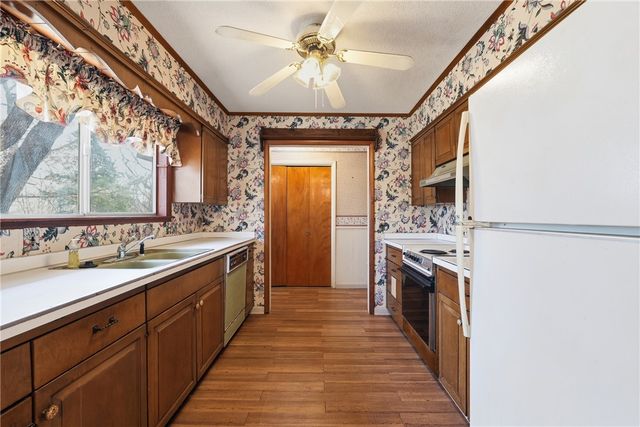 2018 N Austin Drive, Fayetteville, AR 72703