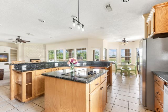 1030 Lillian Lane, Crosby, TX 77532
