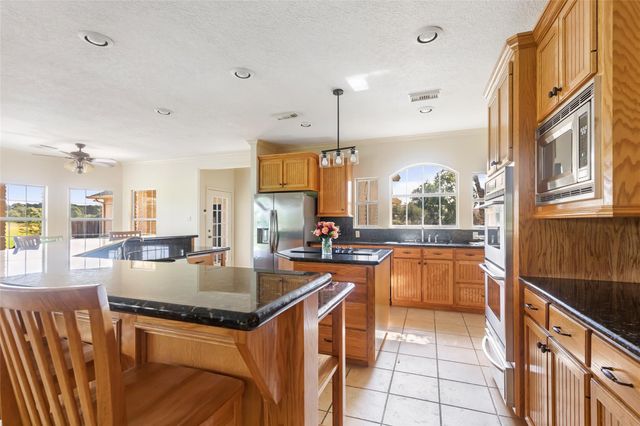 1030 Lillian Lane, Crosby, TX 77532