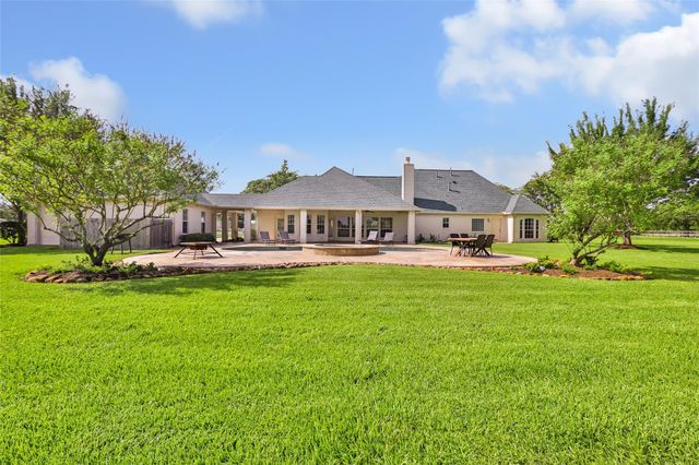 1030 Lillian Lane, Crosby, TX 77532
