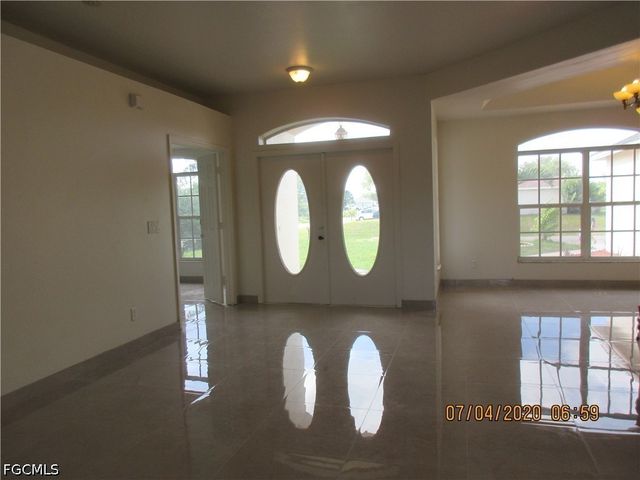 918 NE 13th ST, Cape Coral, FL 33909