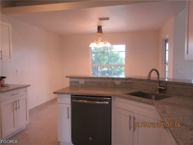 918 NE 13th ST, Cape Coral, FL 33909