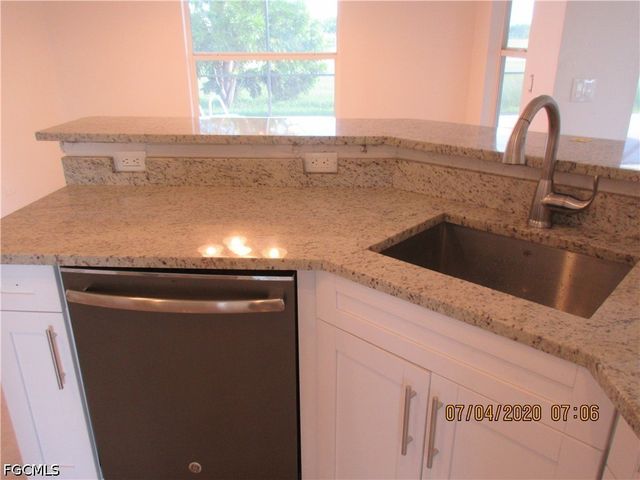 918 NE 13th ST, Cape Coral, FL 33909