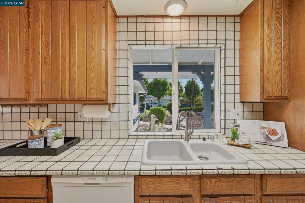 Image 11 of property listing at 433 Le Jean Way, Walnut Creek, CA 94597
