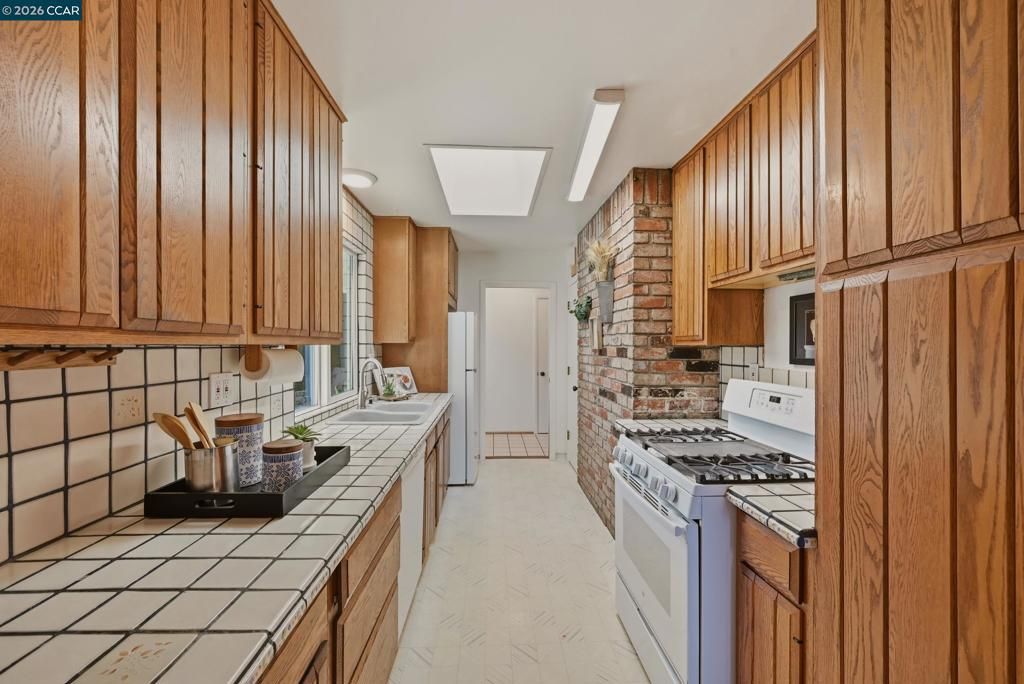 Image 13 of property listing at 433 Le Jean Way, Walnut Creek, CA 94597