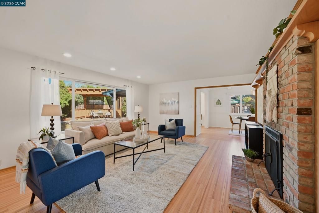 Image 9 of property listing at 433 Le Jean Way, Walnut Creek, CA 94597