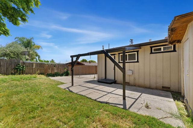 10450 Buena Vista Dr, Jackson, CA 95642
