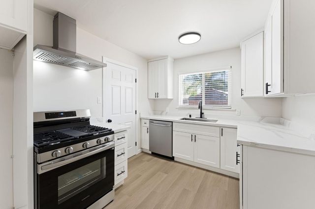 10450 Buena Vista Dr, Jackson, CA 95642