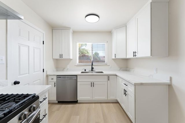 10450 Buena Vista Dr, Jackson, CA 95642