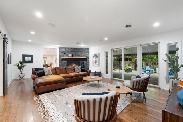 1254 S Church ST, Georgetown, TX 78626