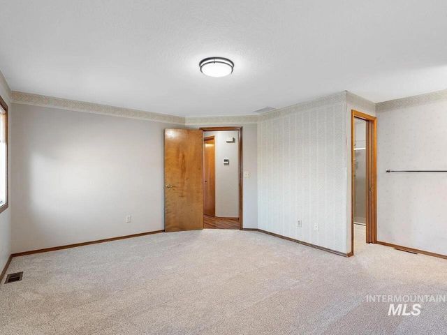 716 S 9th Ave, Caldwell, ID 83605