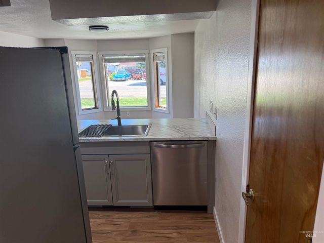 716 S 9th Ave, Caldwell, ID 83605
