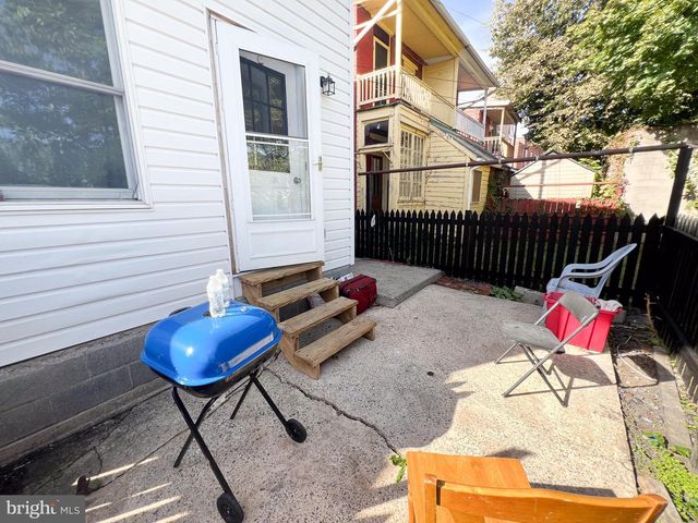 8 MARBLE ST, Lewistown, PA 17044