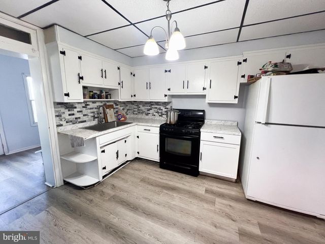 8 MARBLE ST, Lewistown, PA 17044