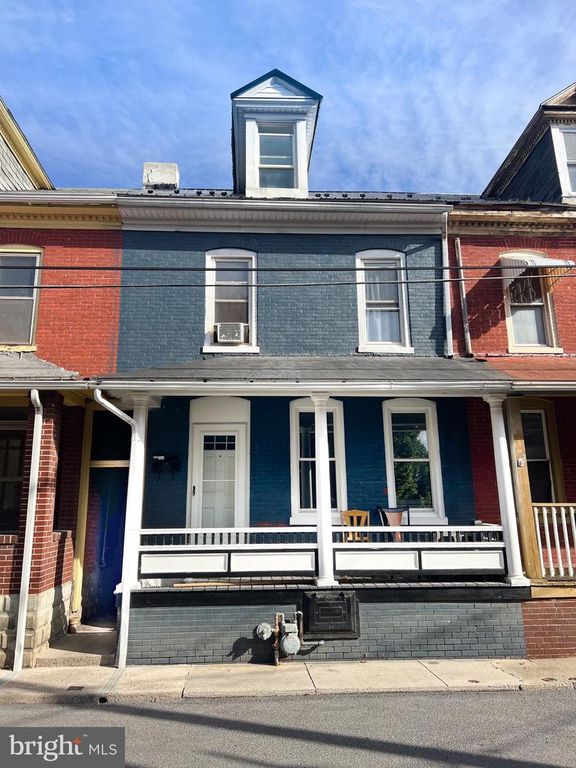 8 MARBLE ST, Lewistown, PA 17044