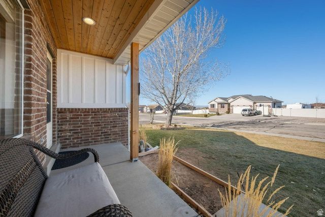 2026 E SADDLEBACK VIEW DR, Enoch, UT 84721