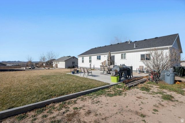 2026 E SADDLEBACK VIEW DR, Enoch, UT 84721