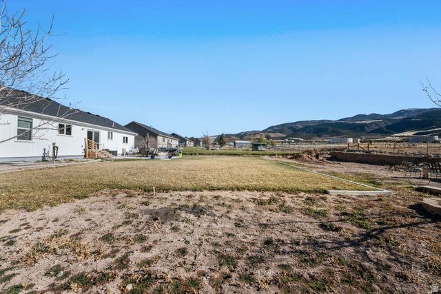 2026 E SADDLEBACK VIEW DR, Enoch, UT 84721