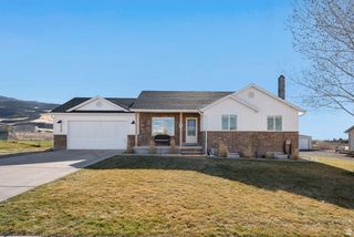 2026 E SADDLEBACK VIEW DR, Enoch, UT 84721