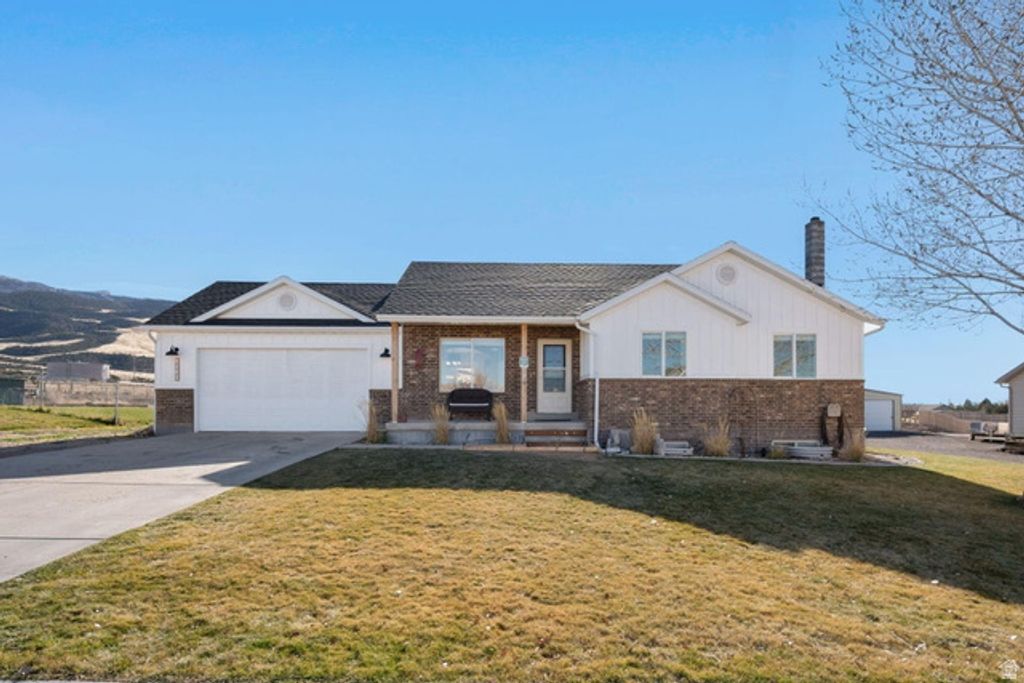 2026 E SADDLEBACK VIEW DR, Enoch, UT 84721