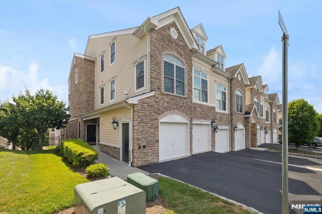 31 Forshee Circle 101, Montvale, NJ 07645