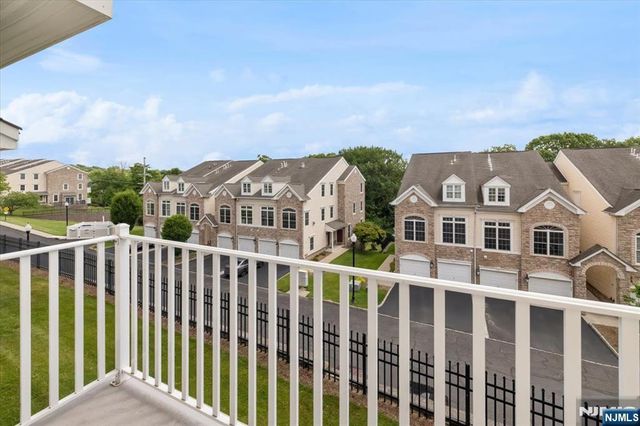 31 Forshee Circle 101, Montvale, NJ 07645