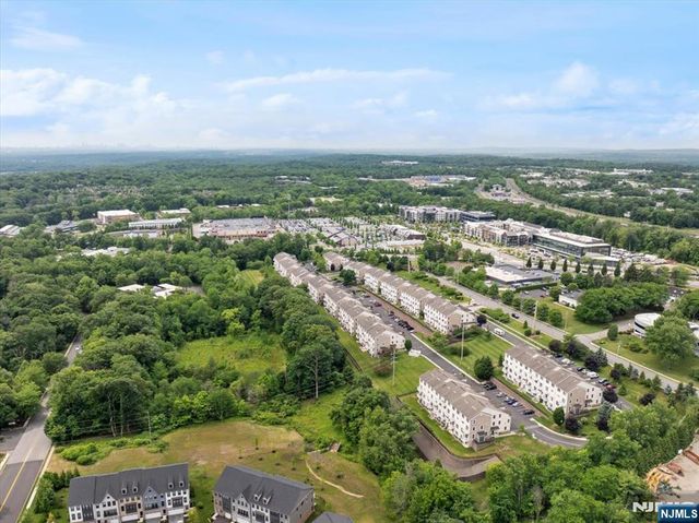 31 Forshee Circle 101, Montvale, NJ 07645